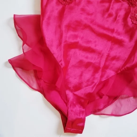 VICTORIAS SECRET Gold Label Vintage Satin Red Teddy Bodysuit Medium